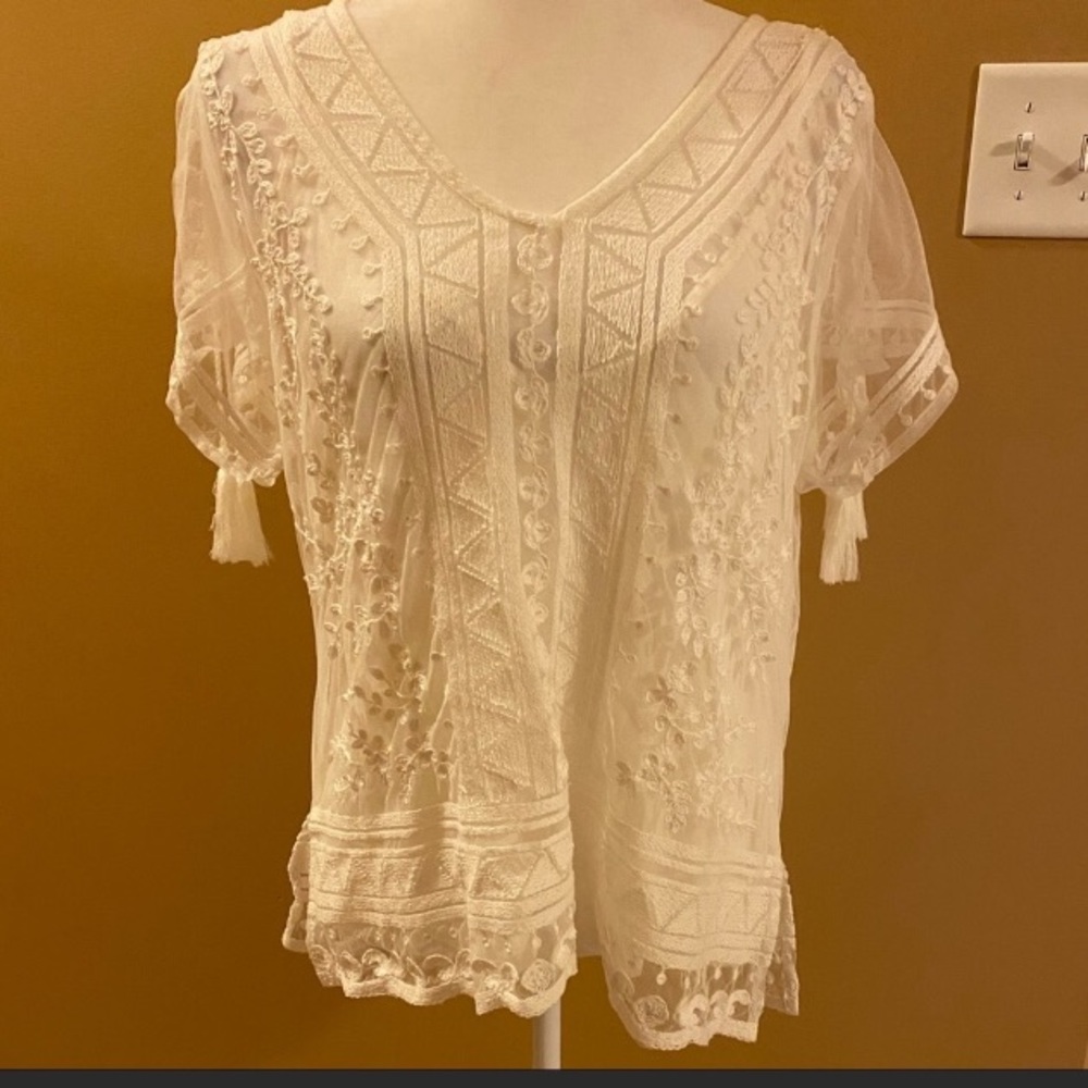 White House Black Market White Cami w/Lace Overlay